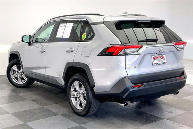 Used 2025 Toyota RAV4 XLE AWD/4WD image 10