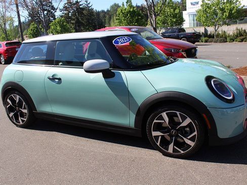 Used 2025 MINI Cooper S FWD image 6