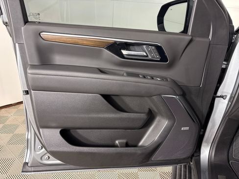 Used 2026 Chevrolet Tahoe High Country w/ LPO, Illumination Package AWD/4WD image 22