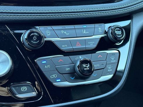 New 2027 Chrysler Pacifica Select FWD image 21