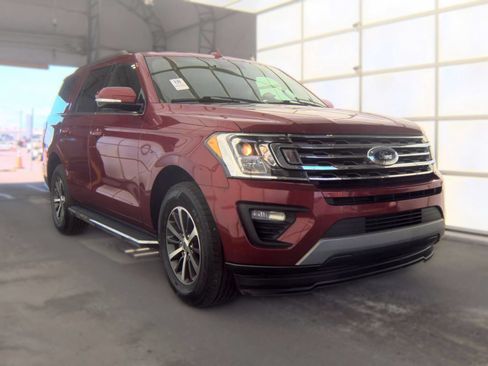 Used 2019 Ford Expedition XLT w/ Equipment Group 202A RWD image 3