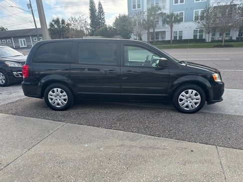 Used 2013 Dodge Grand Caravan American Value Package w/ UConnect Hands-Free Group image 9