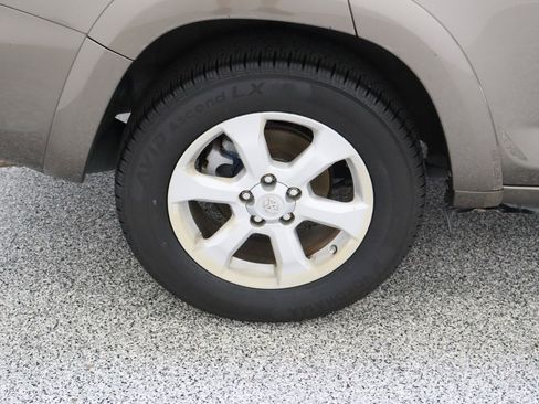 Used 2011 Toyota RAV4 Limited w/ Limited Extra Value Pkg FWD image 6