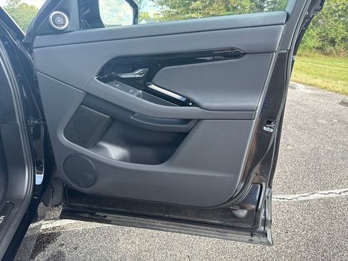 New 2025 Land Rover Range Rover Evoque Dynamic SE image 16