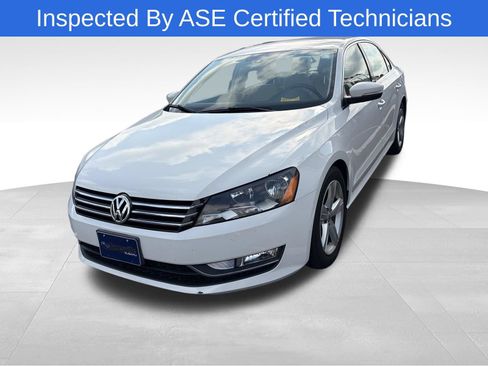 Used 2015 Volkswagen Passat 1.8T Limited Edition FWD image 2