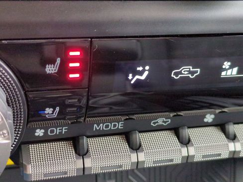 Used 2024 Toyota Tacoma TRD Sport w/ TRD Sport Premium Package image 23