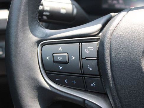 Certified 2025 Lexus UX 300h FWD image 18