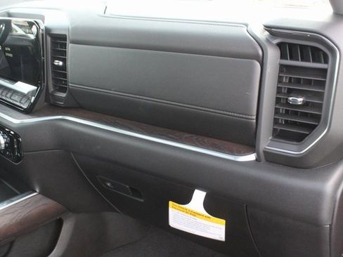 New 2026 GMC Sierra 2500 SLT w/ SLT Premium Package image 31