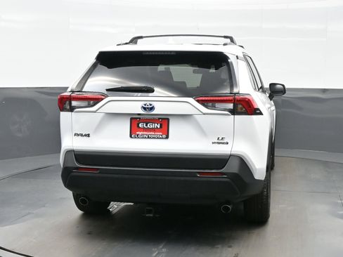 Used 2021 Toyota RAV4 LE AWD/4WD image 5