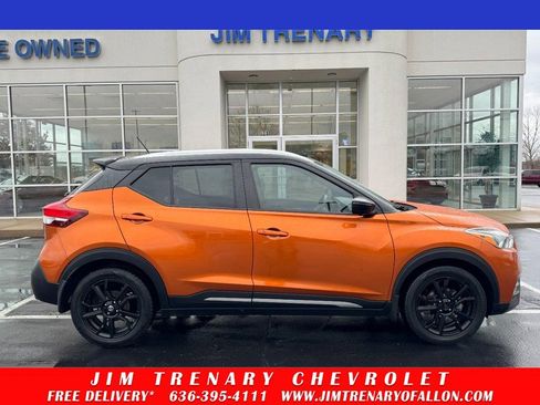 Used 2020 Nissan Kicks SR w/ SR Premium Package image 1