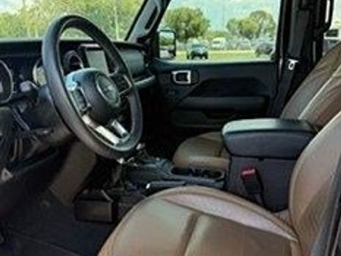 Used 2023 Jeep Wrangler Unlimited Sahara w/ LED Lighting Group AWD/4WD image 3