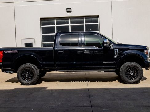 Used 2021 Ford F250 Platinum w/ Tremor Off-Road Package image 10