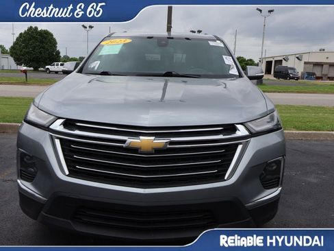 Used 2023 Chevrolet Traverse LT FWD image 12