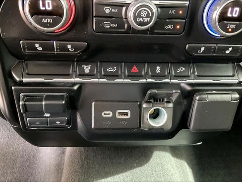 Used 2022 Chevrolet Silverado 2500 LT w/ Fleet Comfort Package image 33