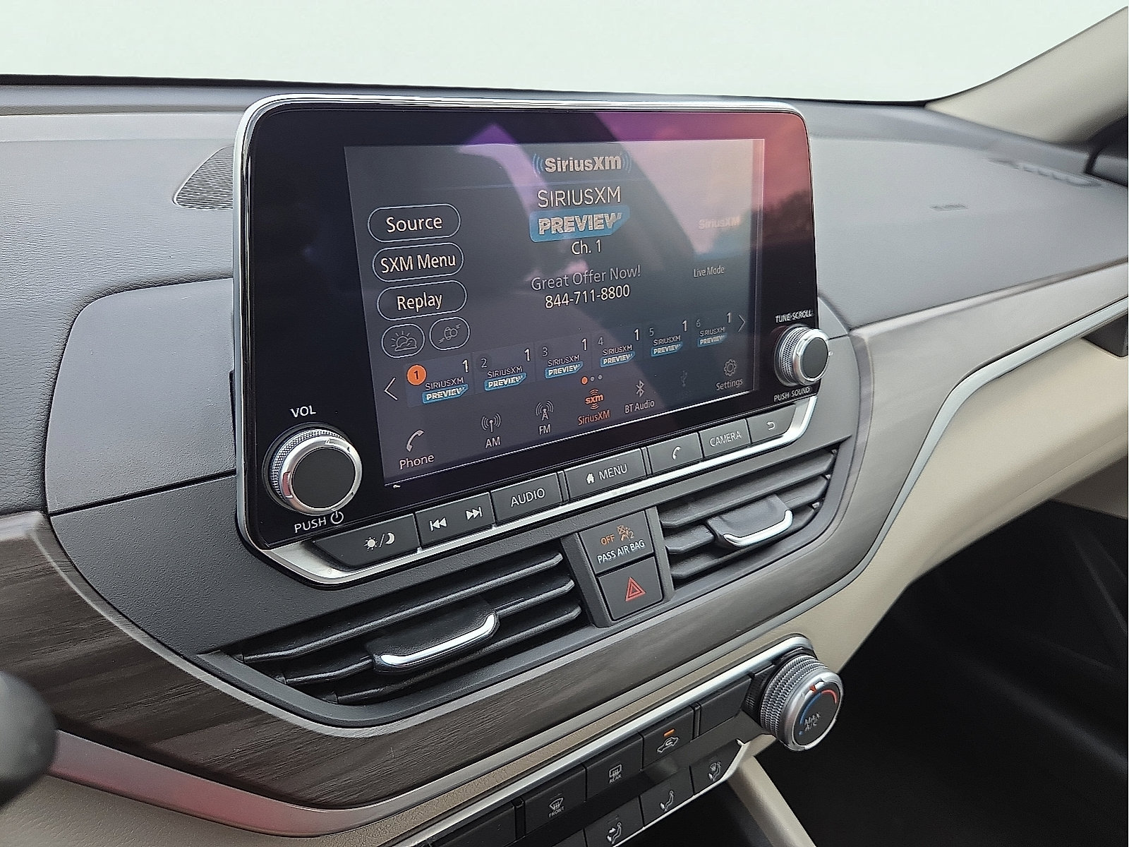 Used 2025 Nissan Altima 2.5 SV FWD image 15