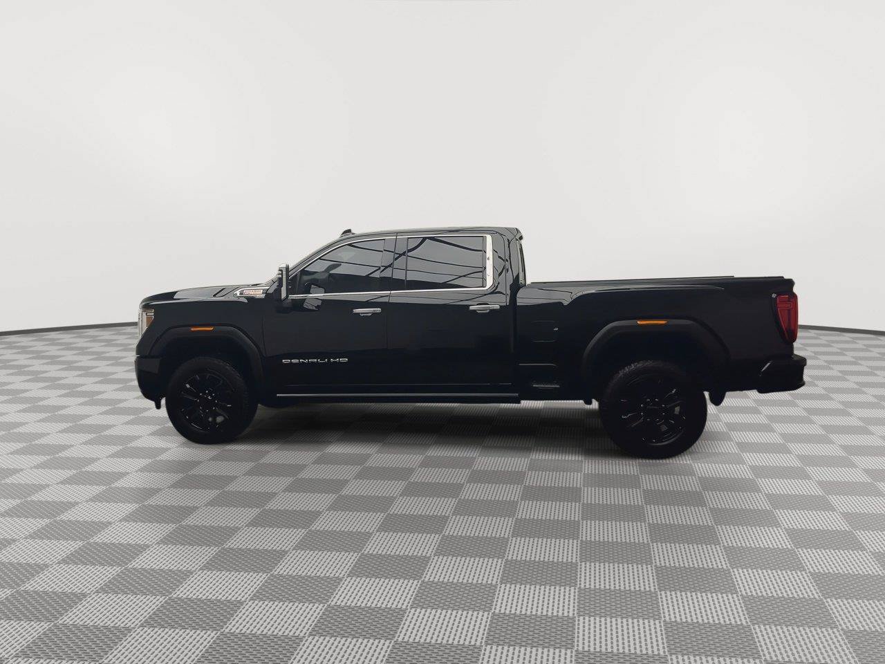 Certified 2021 GMC Sierra 2500 Denali w/ Denali Black Diamond Edition AWD/4WD image 44