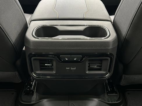 Used 2024 GMC Sierra 1500 AT4 w/ Technology Package image 39