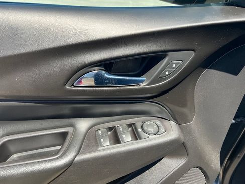 Used 2018 Chevrolet Equinox LT AWD/4WD image 17