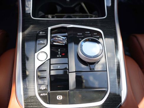 Used 2025 BMW X5 xDrive40i w/ Executive Package image 11