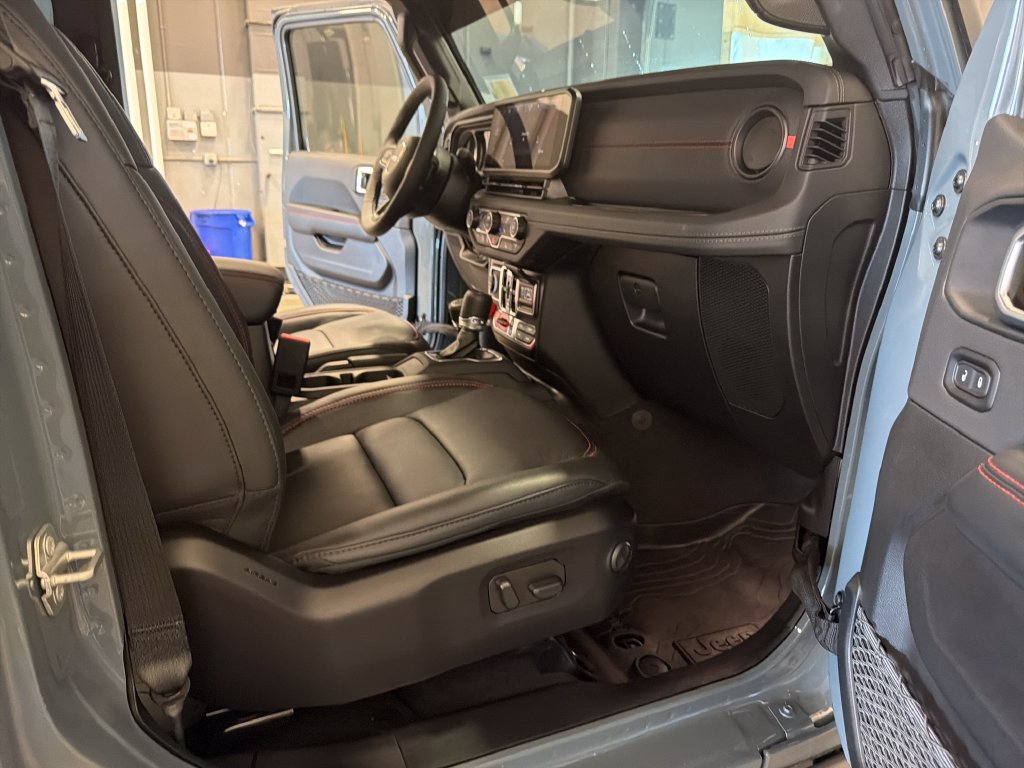 Used 2026 Jeep Gladiator Rubicon AWD/4WD image 19