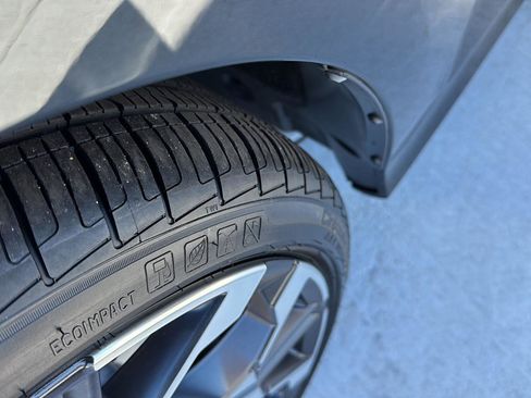 Certified 2025 BMW 330i Sedan w/ Premium Package image 35