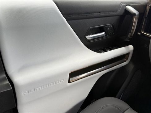 New 2025 GMC Hummer EV 2X w/ LPO, Dark Essentials Package image 33