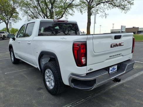 Used 2023 GMC Sierra 1500 SLE w/ Enhanced Capability Package AWD/4WD image 5