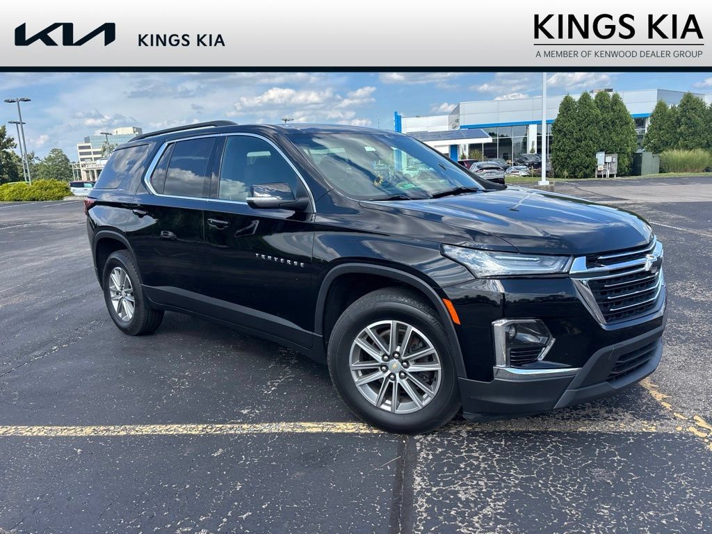 Used 2024 Chevrolet Traverse LT AWD/4WD image 2