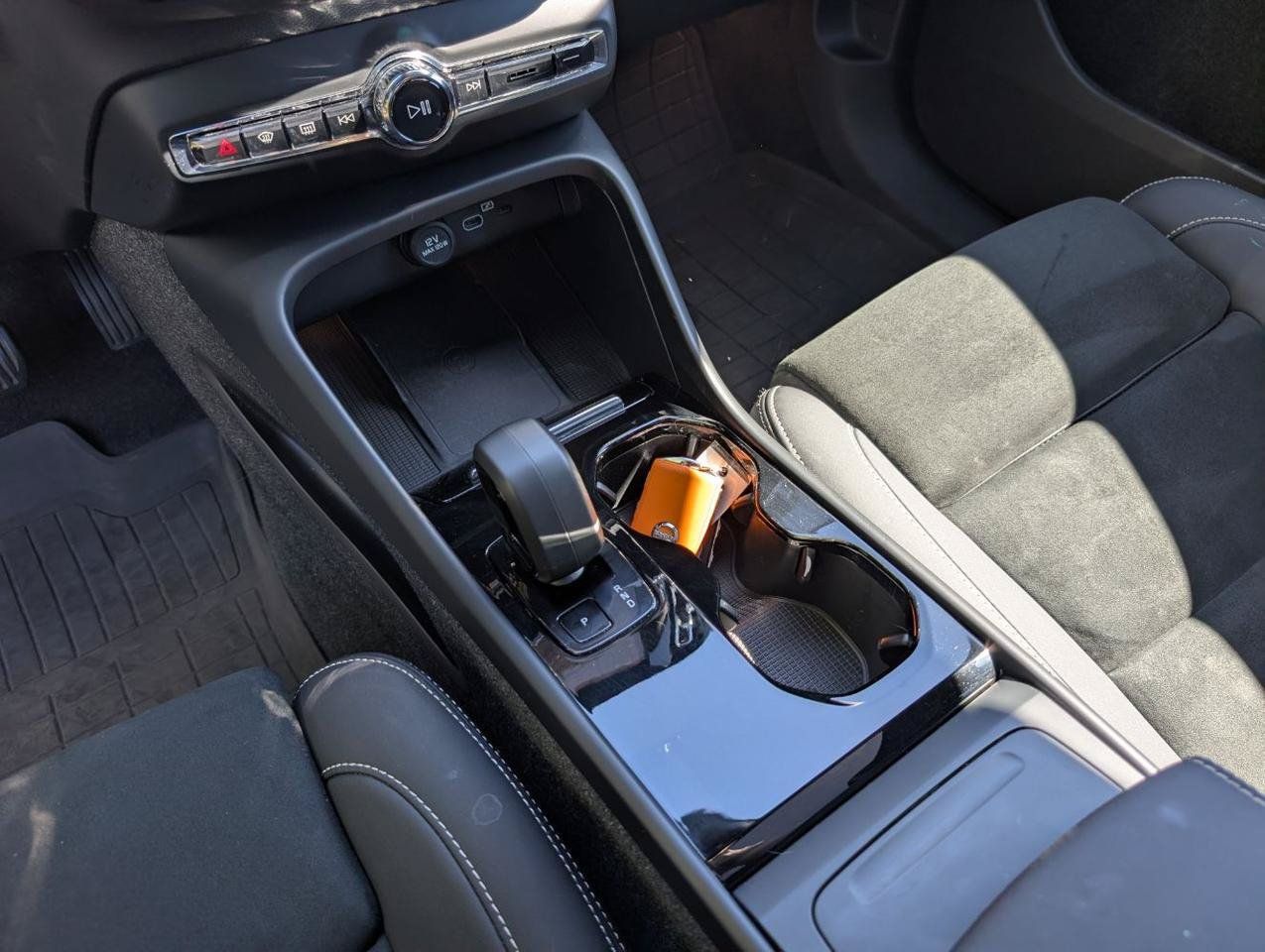 Used 2023 Volvo C40 P8 Recharge Ultimate w/ Protection Package Premier AWD/4WD image 22