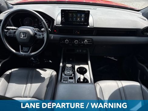 Used 2025 Honda Pilot TrailSport image 16