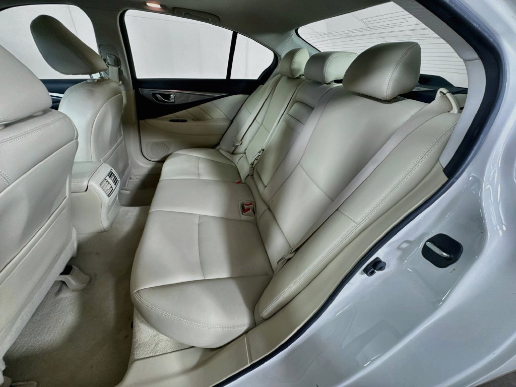 Used 2016 INFINITI Q50 3.0t Premium w/ 3.0T Premium Plus Package RWD image 31