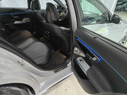 Certified 2025 Mercedes-Benz E 350 4MATIC Sedan image 13