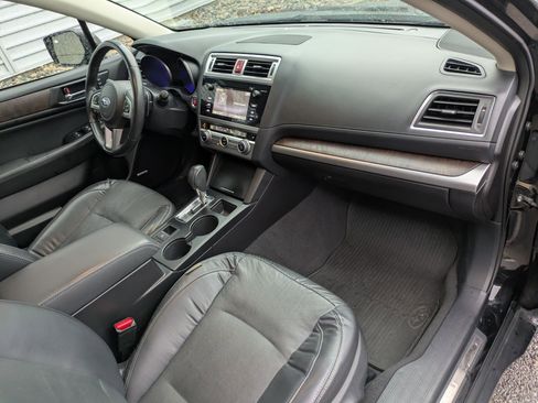 Used 2017 Subaru Outback 3.6R Limited image 34