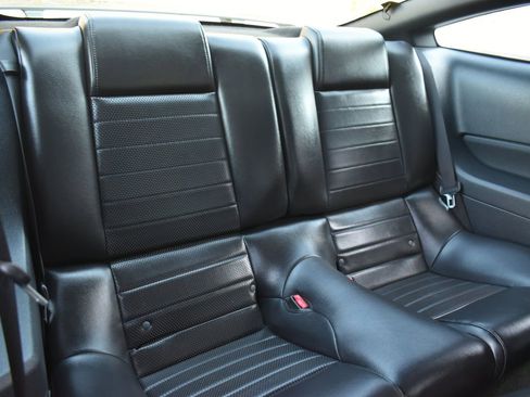Used 2005 Ford Mustang GT image 32