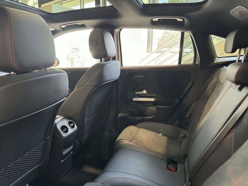 Certified 2021 Mercedes-Benz GLA 250 4MATIC image 31