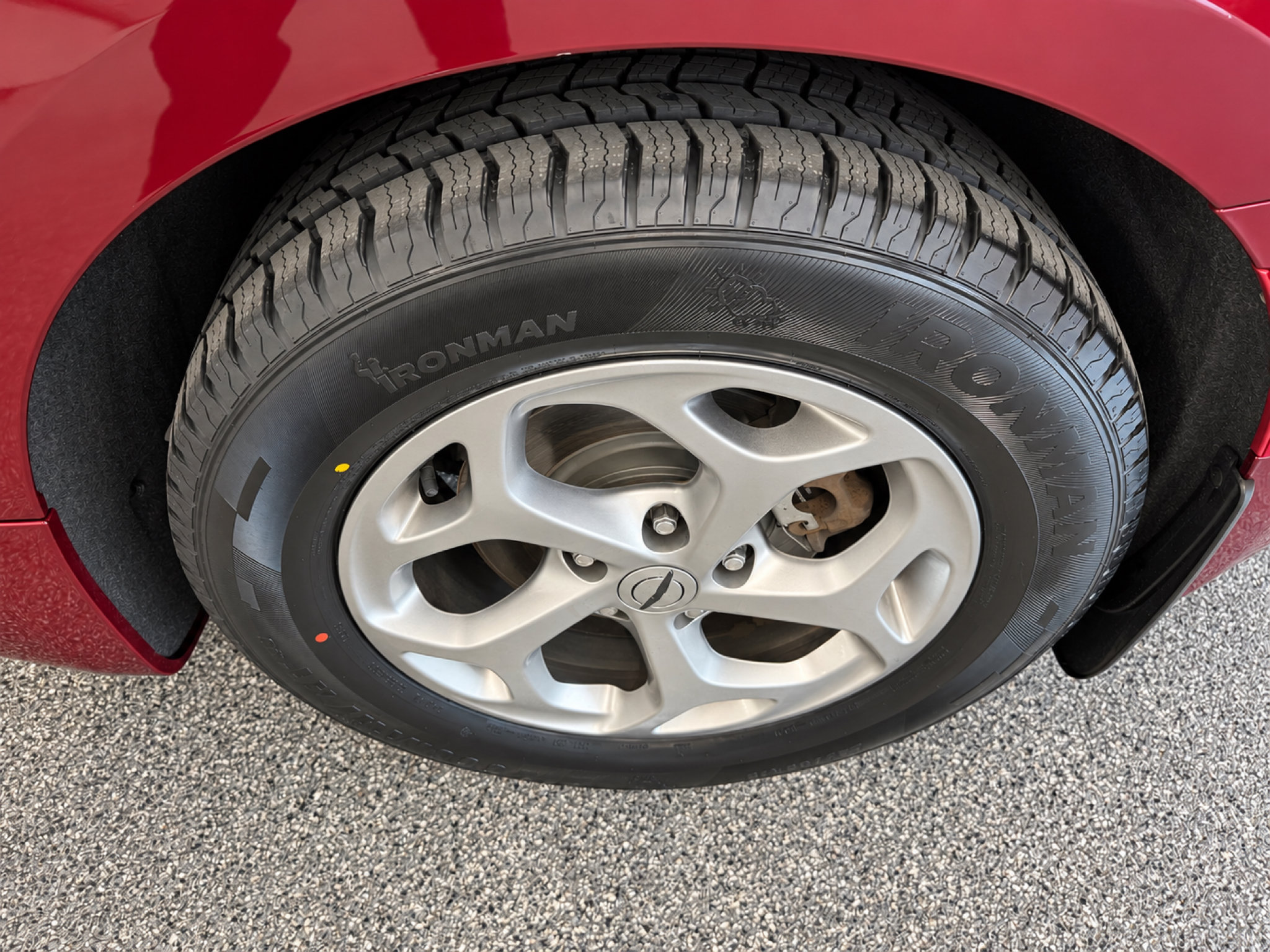Used 2019 Chrysler Pacifica Limited w/ Tire & Wheel Group FWD image 13