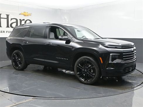 New 2025 Chevrolet Traverse High Country w/ LPO, Floor Liner Package image 6