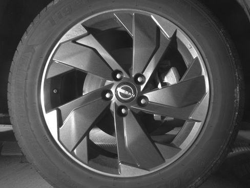 Used 2025 Nissan Rogue SV AWD/4WD image 13