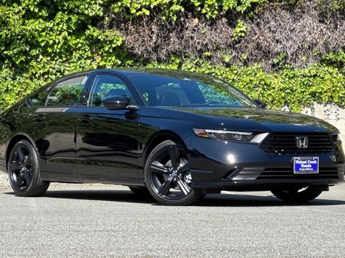 Used 2026 Honda Accord Sport image 2
