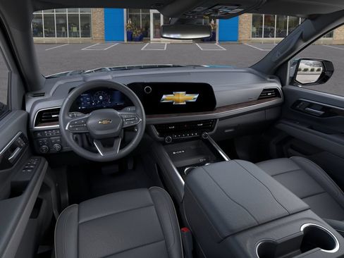 New 2026 Chevrolet Suburban Premier w/ Sun And Tow Package AWD/4WD image 15