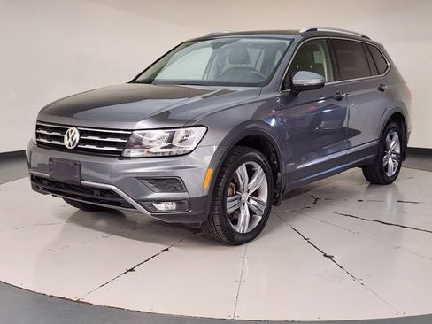 Used 2020 Volkswagen Tiguan SEL image 1
