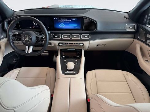 Used 2024 Mercedes-Benz GLS 450 4MATIC image 13