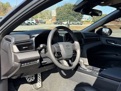 Used 2025 Toyota Camry SE image 15