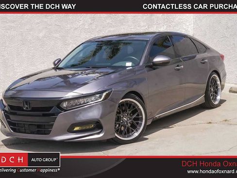 Used 2018 Honda Accord Touring image 1