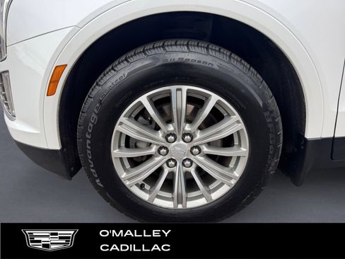 Used 2017 Cadillac XT5 Luxury w/ Driver Awareness Package image 9