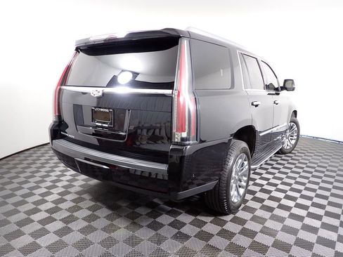 Used 2019 Cadillac Escalade 4WD image 19