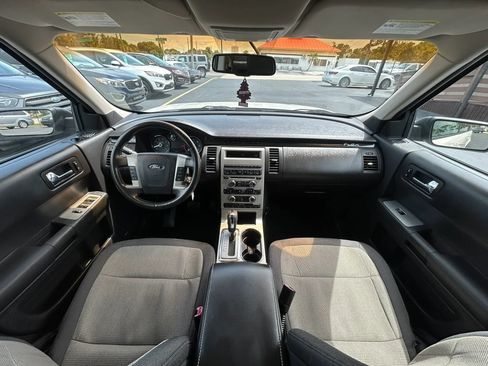 Used 2010 Ford Flex SE FWD image 12