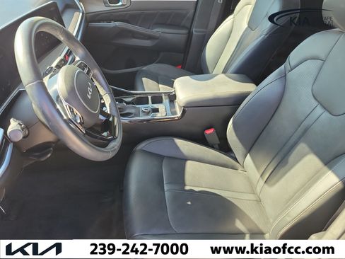 Certified 2025 Kia Sorento SX AWD/4WD image 22