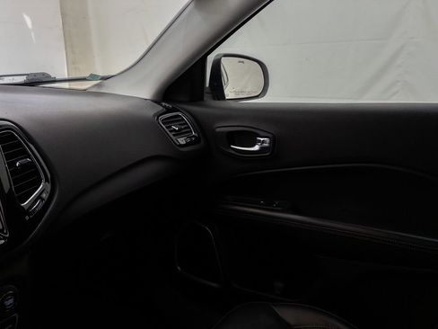 Used 2019 Jeep Compass Limited image 29