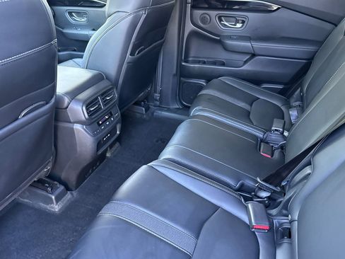 Used 2025 Honda Pilot EX-L image 25